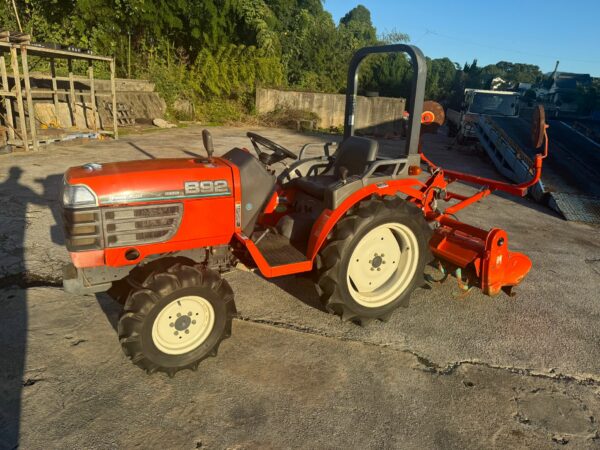 KUBOTA B92 4x4 servo 353mth