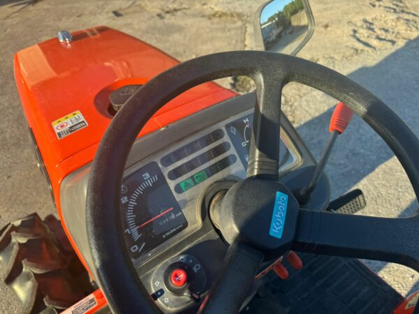 KUBOTA B92 4x4 servo 353mth - Image 4